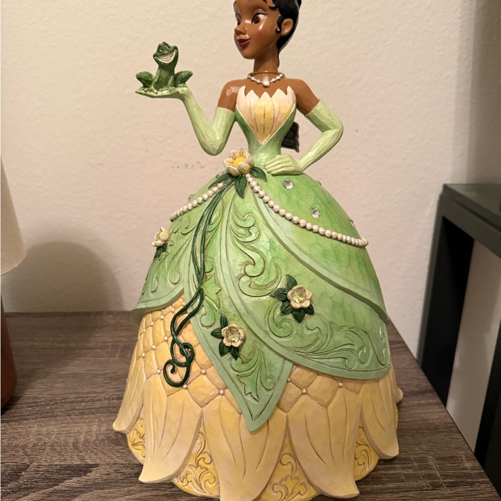 Disney Princess Tiana Green and Yellow Sculpture
